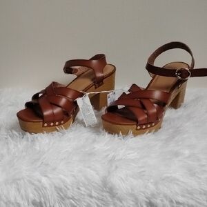 NWT Old Navy Brown Platform Open Toe Sandals Boho Feminine 70s